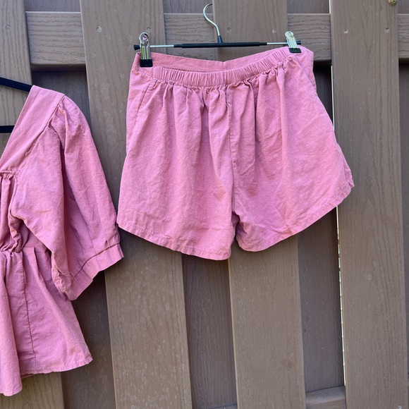 Pink 2 piece linen top and shorts - Picture 5 of 7